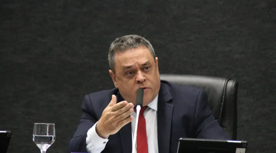 Vereador Múcio solicita estudos para melhorias no trânsito