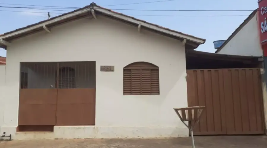 Classificados Meganésia: Vende-se uma casa no Bairro Carrilho