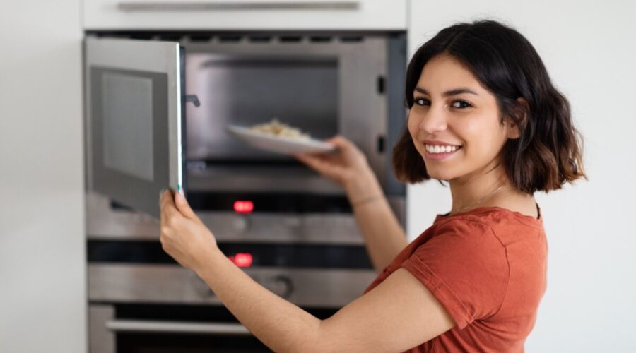 7 dicas para aquecer corretamente os alimentos no micro-ondas