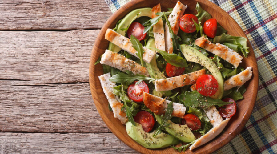 9 pratos leves e ricos em proteínas para o jantar