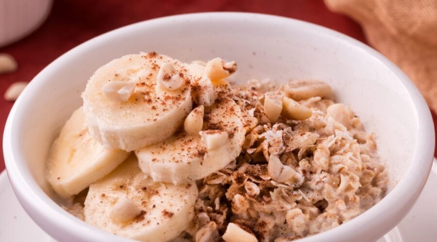 4 lanches proteicos com amendoim para melhorar o ganho de massa muscular