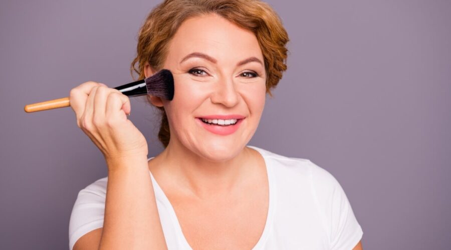 4 mitos e verdades do pó facial em peles maduras