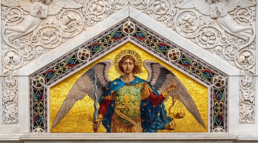 Confira a oração dos 21 dias do Arcanjo Miguel