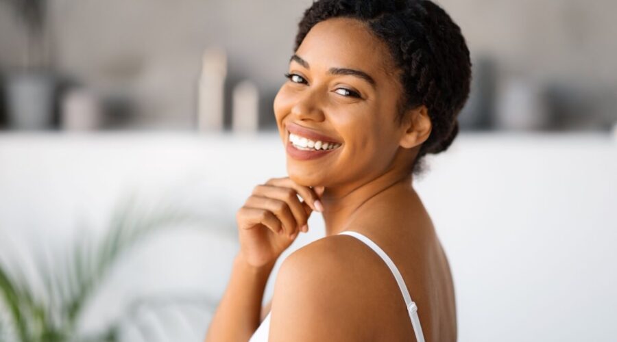 Veja como cuidar e amenizar olheiras em pele negra