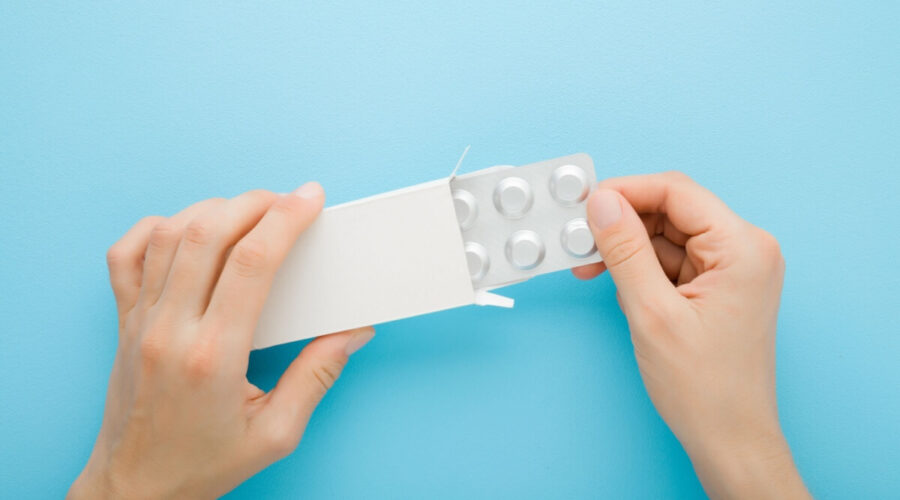 Veja por que não é seguro guardar remédios fora da embalagem original