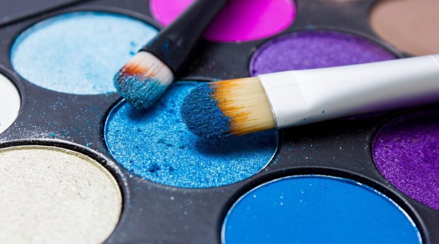 Veja como o brilho foi destaque da beleza nas passarelas da SPFW