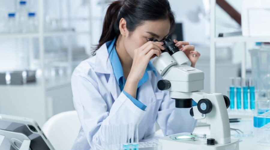 8 áreas de atuação no campo da Biomedicina