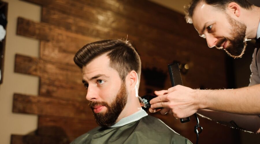 4 cortes de cabelo masculinos clássicos em alta