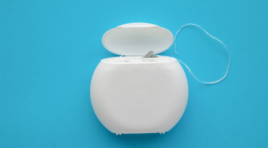 Você sabe usar o fio dental? 4 erros comuns e como evitá-los