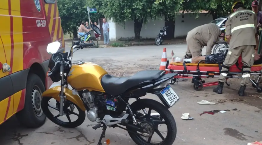 Motociclista fica gravemente ferido após colisão entre moto e carro no leste de Goianésia