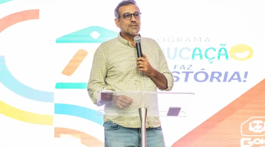 Prefeito Renato anuncia uniformes para alunos da rede municipal