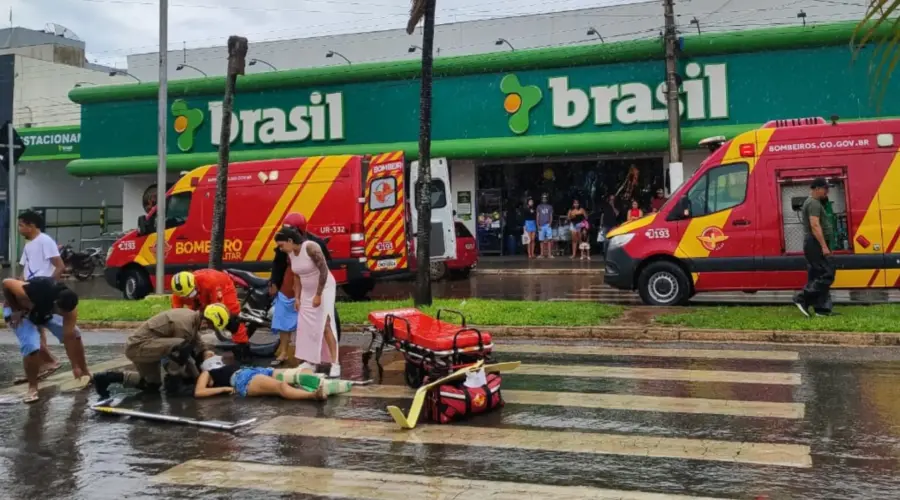 Acidente entre motos deixa três feridos em Goianésia