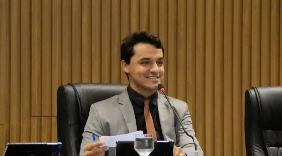 Vereador Hiago Matos propõe desconto em transporte para universitários que estudam em Jaraguá