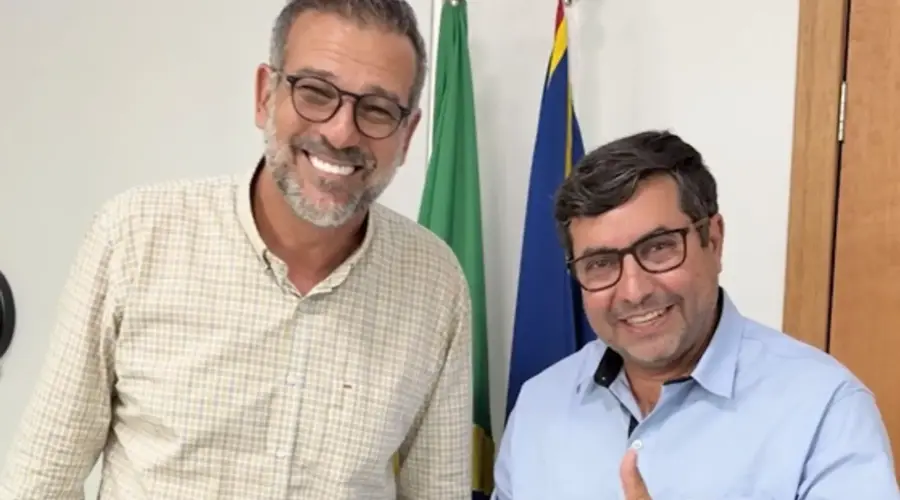 Goianésia entrega R$ 14 mi para escolas municipais