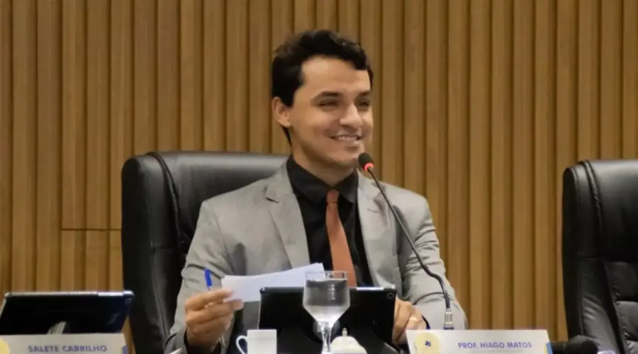 Professor Hiago Matos pede transporte para alunos da UEG