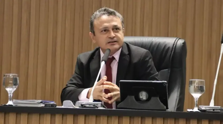 Marcos Pernambuco pede revitalização da quadra de esportes