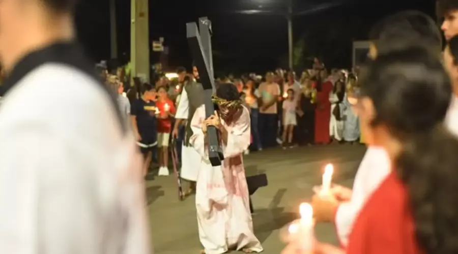 Via-Sacra reúne fiéis e marca a Segunda-feira Santa em Goianésia