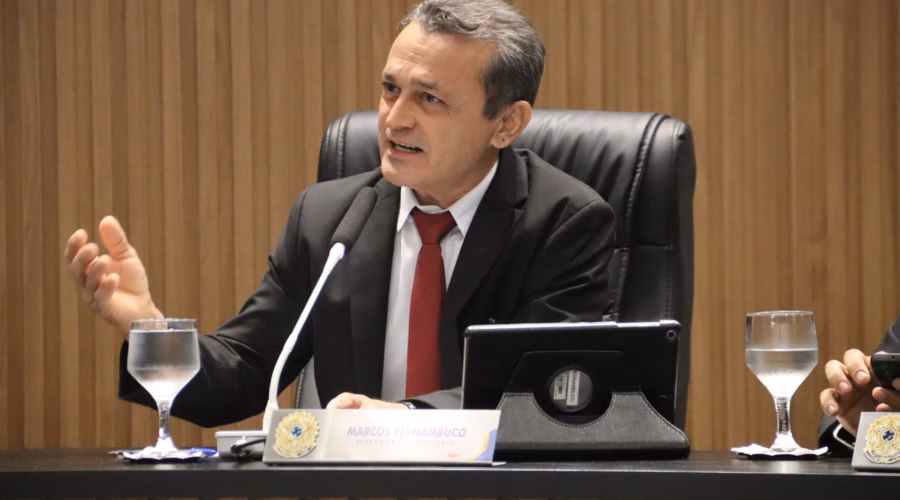 Vereador Marcos Pernambuco solicita iluminação em via de acesso ao Residencial Hermínio Lopes