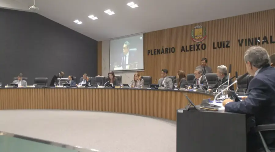 Câmara de Goianésia aprova reajuste para professores