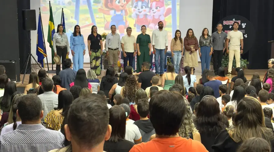 Secretaria de Educação premia vencedores do projeto “Dengue Zero” em Goianésia